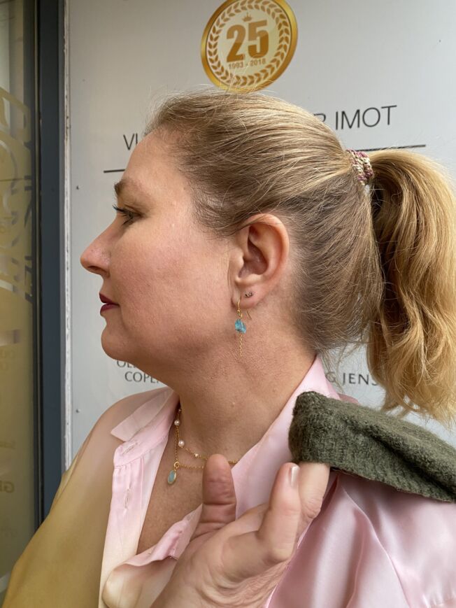 Susanne Friis Bjørner multifarget ørepynt i forgylt sølv  blå toner