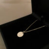 Tag- plate i gult gull 12 mm med diamant