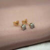 Gult gull ørepynt med diamant rosett