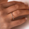 Ring rekke i hvitt gull med 0,10 ct