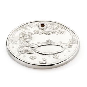 Flaggstang med tinnfot med prinsse motiv, som kan graveres. Høyde 24 cm