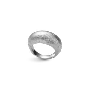 Catwalk Exclusive Matte Crinkled ring  i rhodinert sølv