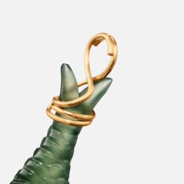 OLE LYNGGAARD COPENHAGEN Young fish pendant i gult gull med serpentin