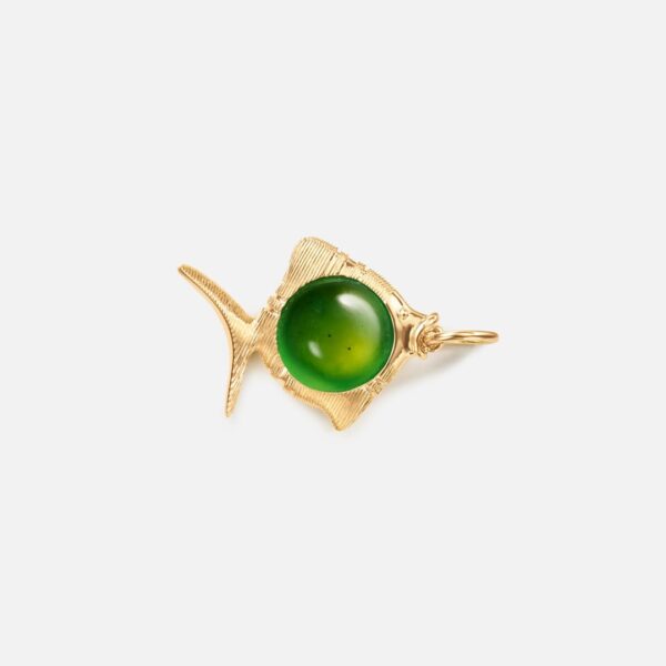 OLE LYNGGAARD COPENHAGEN Young fish pendant i gult gull med serpentin