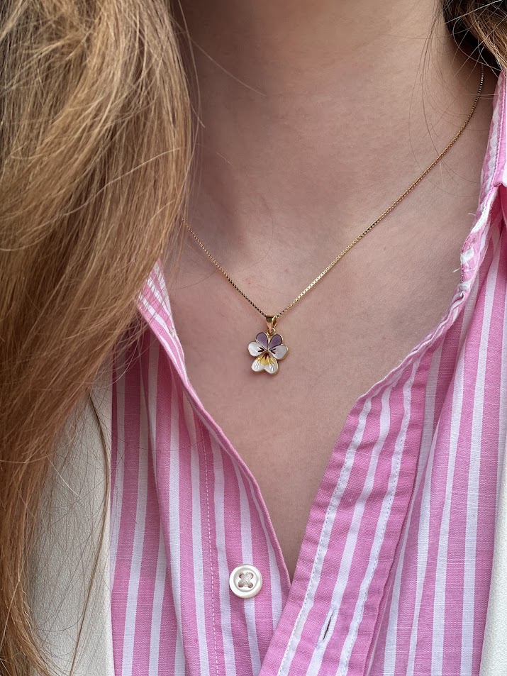 860118 Liv kjede "Jordbærblomst" i forgylt sølv med hvite emalje blomster