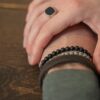 Son of Noa "Son matt black onyx" armbånd med stål lås
