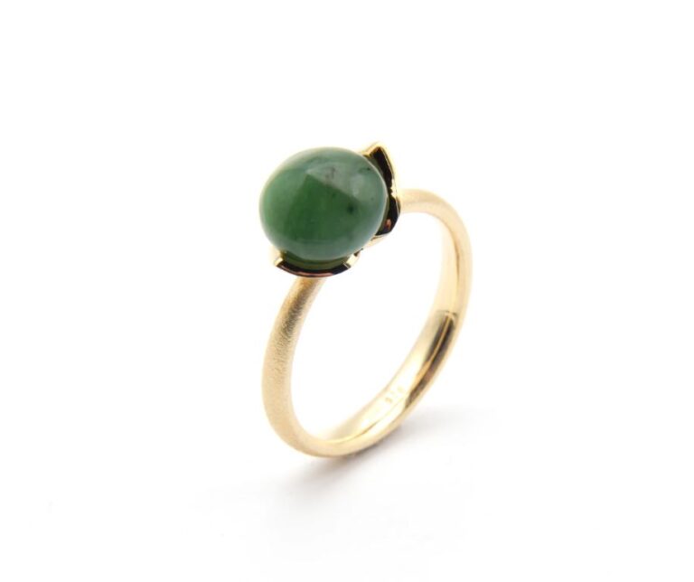 Noën «Dolce small» ring i forgylt matt sølv med jade