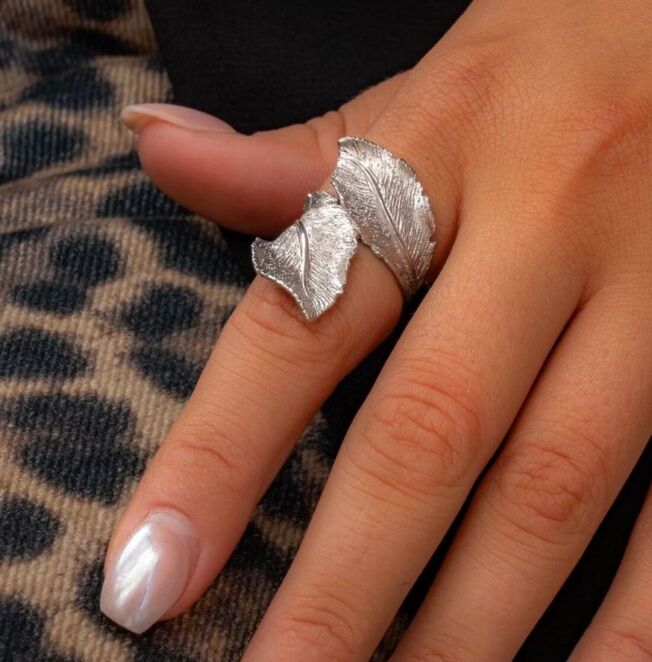 Catwalk Exclusive Stardust Leaf ring åpen i rhodinert sølv