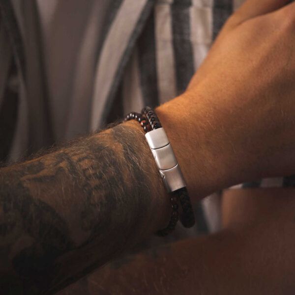 Armbånd i stål, skinn og tigerøye