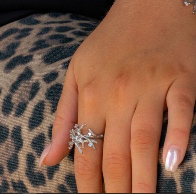 9844-2RH-pa-finger Catwalk Exclusive Stardust Matte forest ring i rhodinert sølv