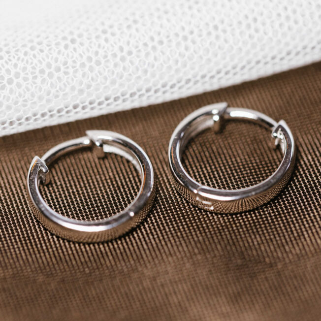 Ørering 14 mm i rhodinert sølv