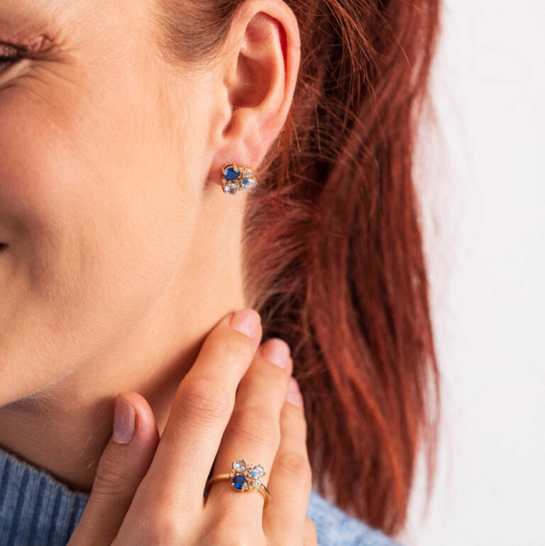 Pan "Glam" ring i forgylt sølv med c.zirkonia i blå toner
