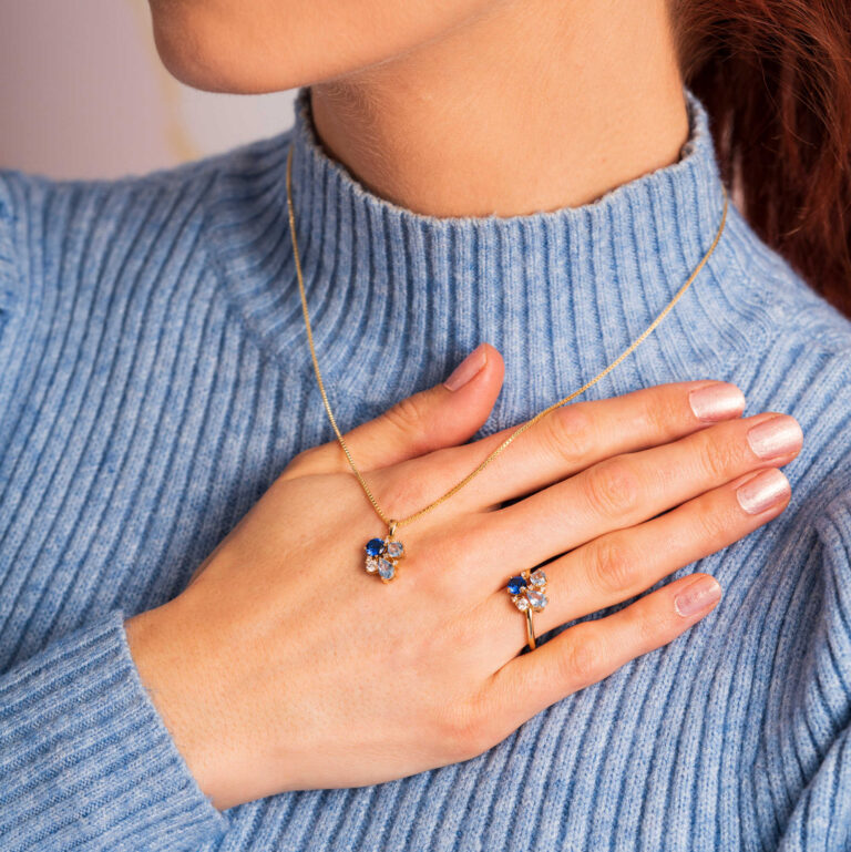 Pan "Glam" ring i forgylt sølv med c.zirkonia i blå toner