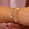 Catwalk Exclusive "Stardust Flower small" armbånd i rhodinert sølv med 3 blomster
