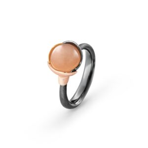 OLE LYNGGAARD COPENHAGEN Lotus ring 1 i sølv og gull med blush månesten