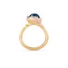 OLE LYNGGAARD COPENHAGEN Lotusring 1 med London blue topas i gult gull