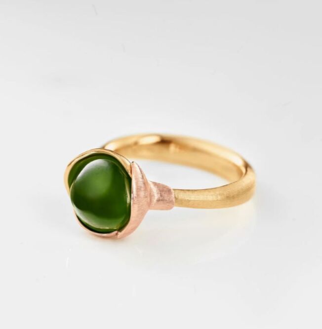 Lotus ring nr 1 i 18 k gult gull med grønn serpentin