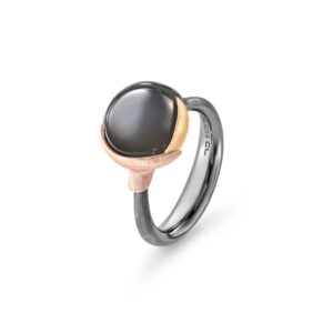 OLE LYNGGAARD COPENHAGEN Lotus ring 2 i sølv og gull med grå månesten