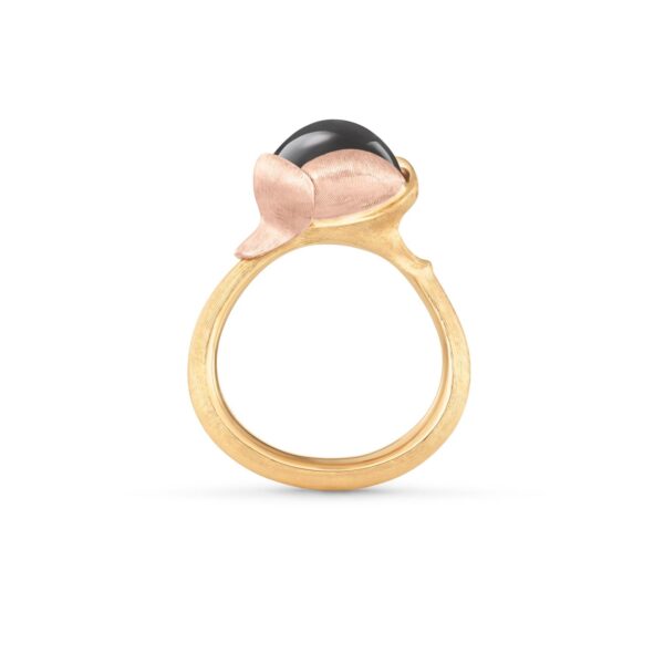 OLE LYNGGAARD COPENHAGEN  Lotus ring 2 i gult gull med grå månesten
