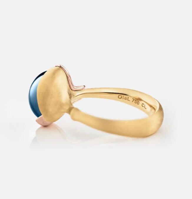 Lotus ring nr 2 i 18 k gult gull med London blå topas