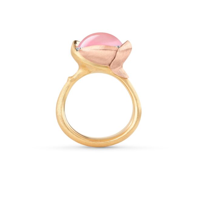 Lotus ring i gult gull med sten og diamanter. Einersen Gull i Arendal