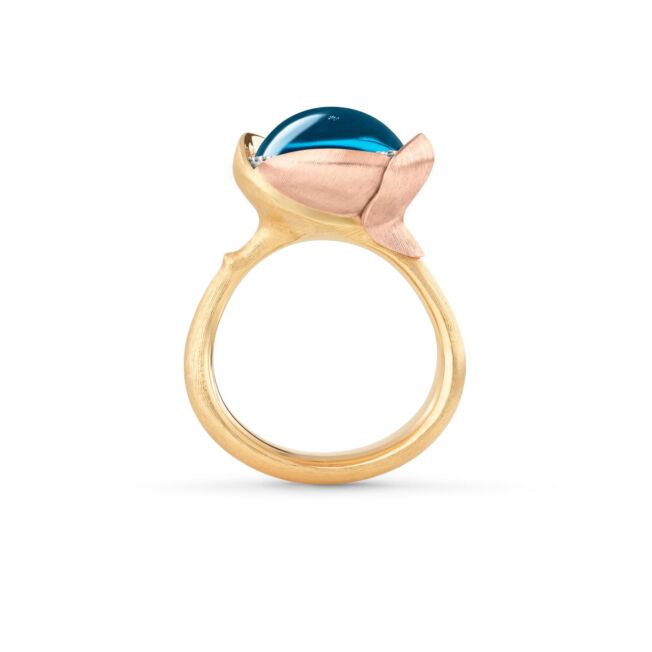 Lotus ring i gult gull med sten og diamanter. Einersen Gull i Arendal