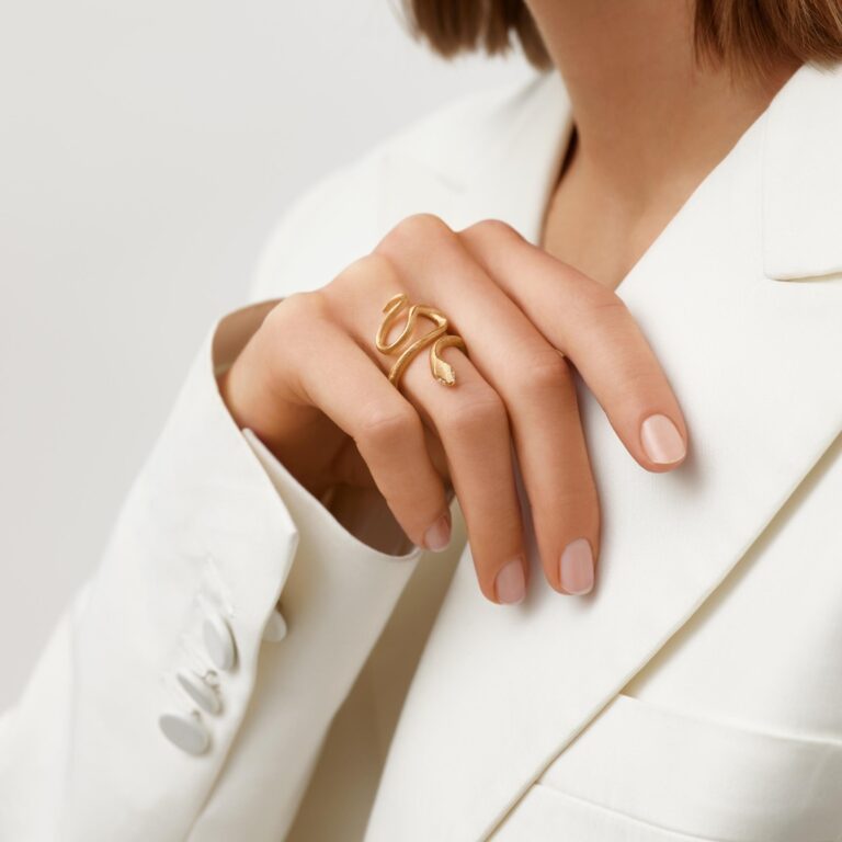 OLE LYNGGAARD COPENHAGEN Snakes ring i gult gull