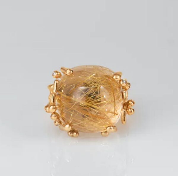 OLE LYNGGAARD COPENHAGEN BoHo ring large i gult gull med rutilkvarts