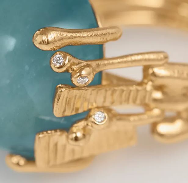 OLE LYNGGAARD COPENHAGEN BoHo ring large i gult gull med blå-grønn akvamarin