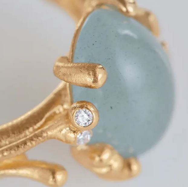 OLE LYNGGAARD COPENHAGEN BoHo ring small i gult gull med akvamarin