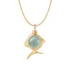 OLE LYNGGAARD COPENHAGEN Young fish pendant i gult gull med akvamarin