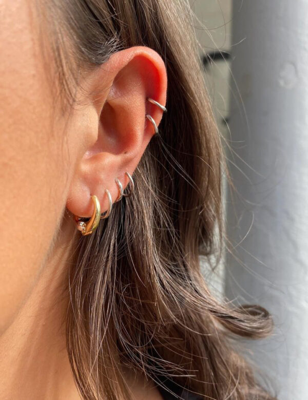 Georg Jensen “Reflect small earhoop" ørering i sølv og gull