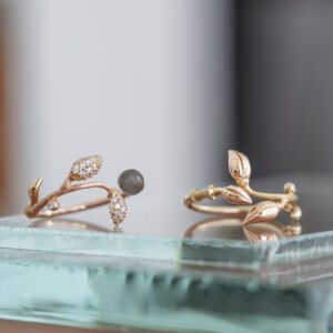 OLE LYNGGAARD COPENHAGEN "Blooming" ring i gult og rosé gull