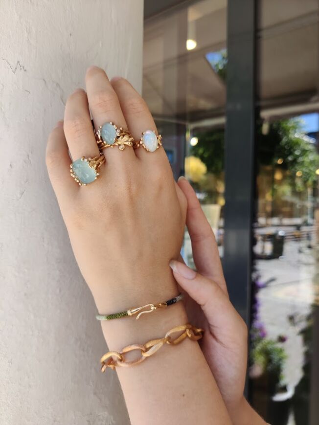 OLE LYNGGAARD COPENHAGEN BoHo ring small i gult gull med akvamarin