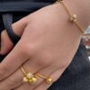 Ulrikke Vogt "Bud Floret triple" armbånd i forgylt sølv med ferskenfarget/ blush månesten og perle