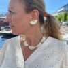 Georg Jensen “Daisy halskjede" i forgylt sølv med hvit emalje