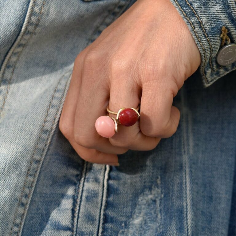Noën «Dolce medium» ring i forgylt matt sølv med rosa korall-kompositt