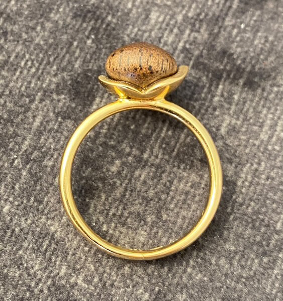Noën «Dolce small» ring i forgylt sølv og valnøttre