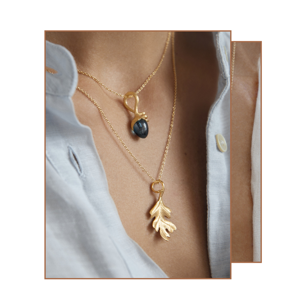 OLE LYNGGAARD COPENHAGEN Forest oakleaf anheng i gult gull