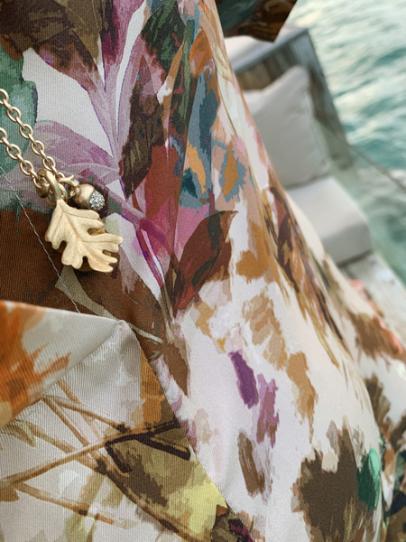 OLE LYNGGAARD COPENHAGEN Forest oakleaf anheng i gult gull