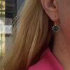 Susanne Friis Bjørner ørepynt i forgylt sølv med grønn agat, krok