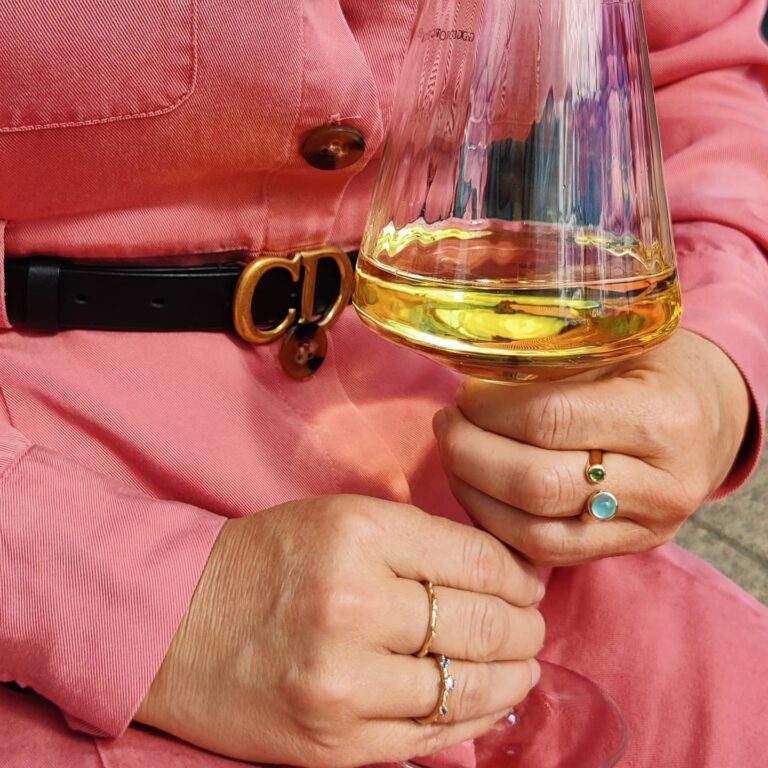 Noën "Shine" ring i gult gull, med diamanter