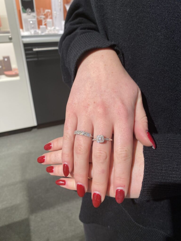 Ring "Anastasia" i hvitt gull med diamanter