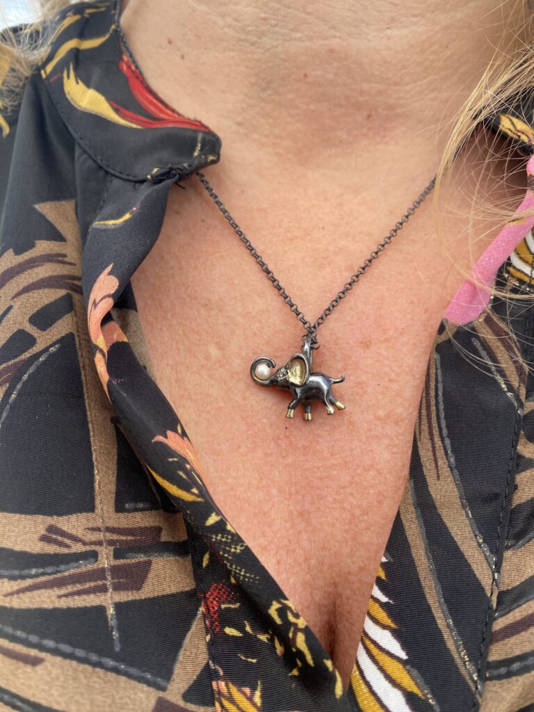 By Birdie "Hannibal" anheng i sølv med diamant og perle