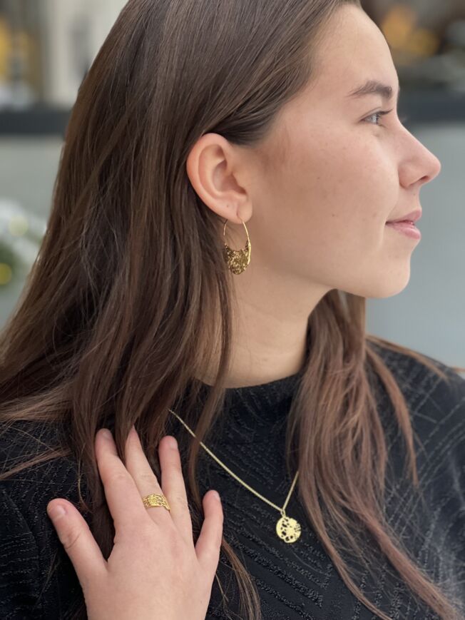 Ulrikke Vogt "Large Lazy lace earhoop" ørepynt i forgylt sølv