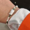 Susanne Friis Bjørner armbånd i forgylt sølv med perler og grønne agater