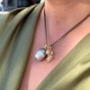 OLE LYNGGAARD COPENHAGEN Forest oakleaf anheng i gult gull