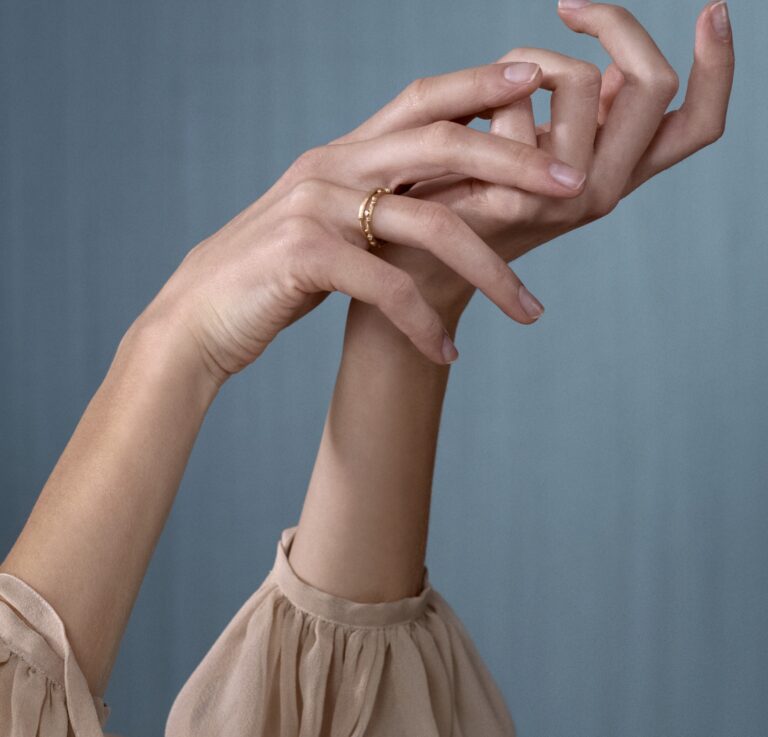 OLE LYNGGAARD COPENHAGEN  Nature ring i rosé gull med diamanter