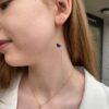 Noën «Dolce small hanger» ørepynt hengende i forgylt sølv med lapis
