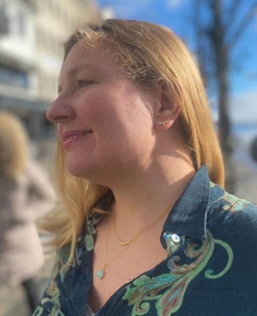 Susanne Friis Bjørner ørepynt "klatrere" i forgylt sølv, med c.zirkonia